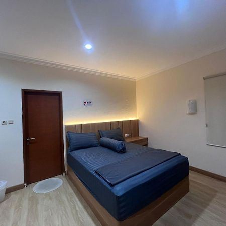 Wisma Delapan Mitra Reddoorz Τζακάρτα Εξωτερικό φωτογραφία
