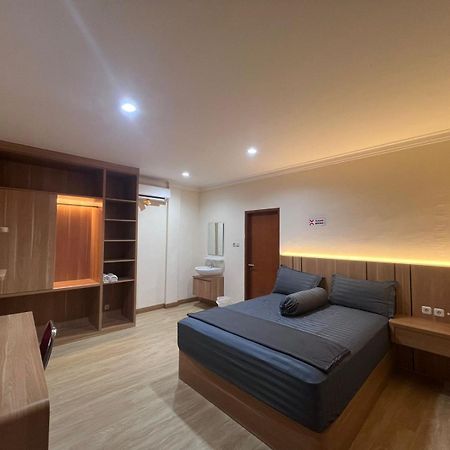 Wisma Delapan Mitra Reddoorz Τζακάρτα Εξωτερικό φωτογραφία