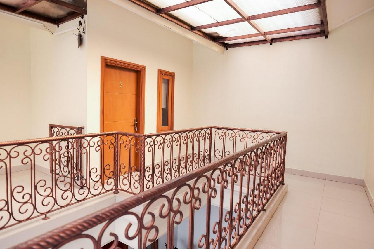 Wisma Delapan Mitra Reddoorz Τζακάρτα Εξωτερικό φωτογραφία