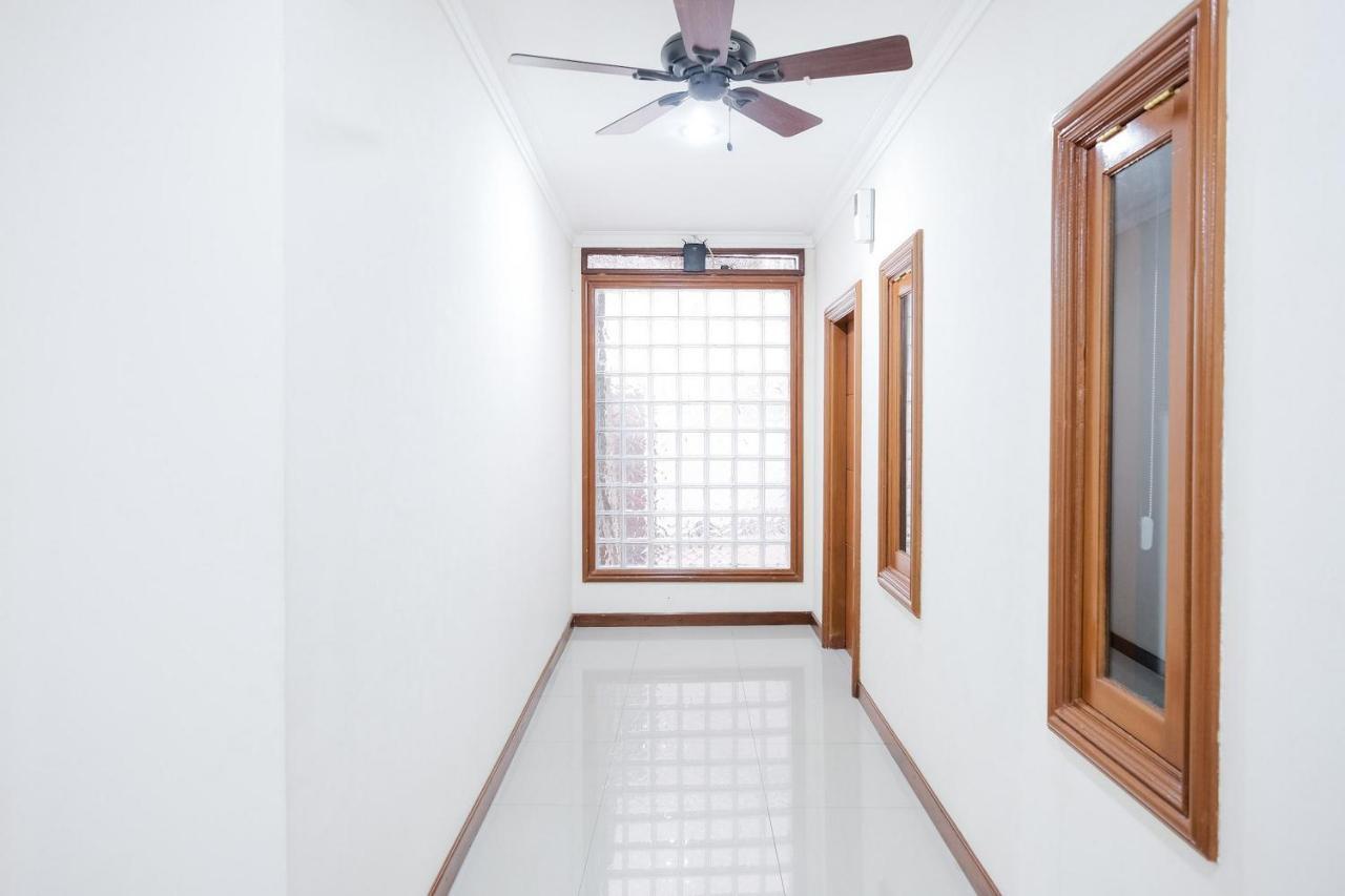 Wisma Delapan Mitra Reddoorz Τζακάρτα Εξωτερικό φωτογραφία