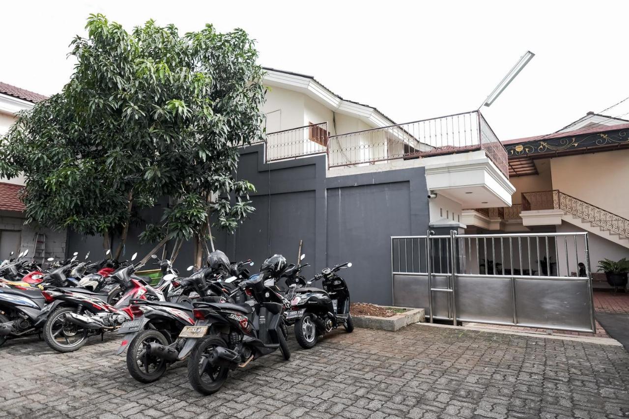 Wisma Delapan Mitra Reddoorz Τζακάρτα Εξωτερικό φωτογραφία